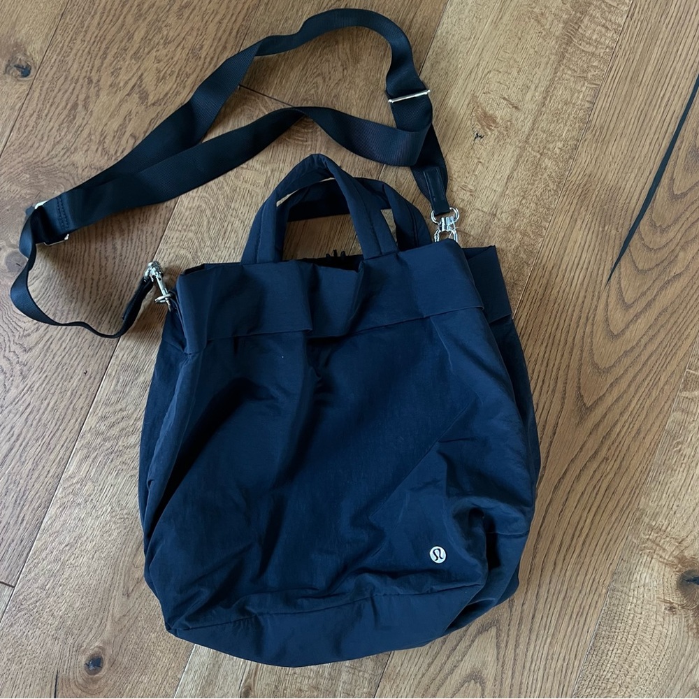lululemon on my level bag